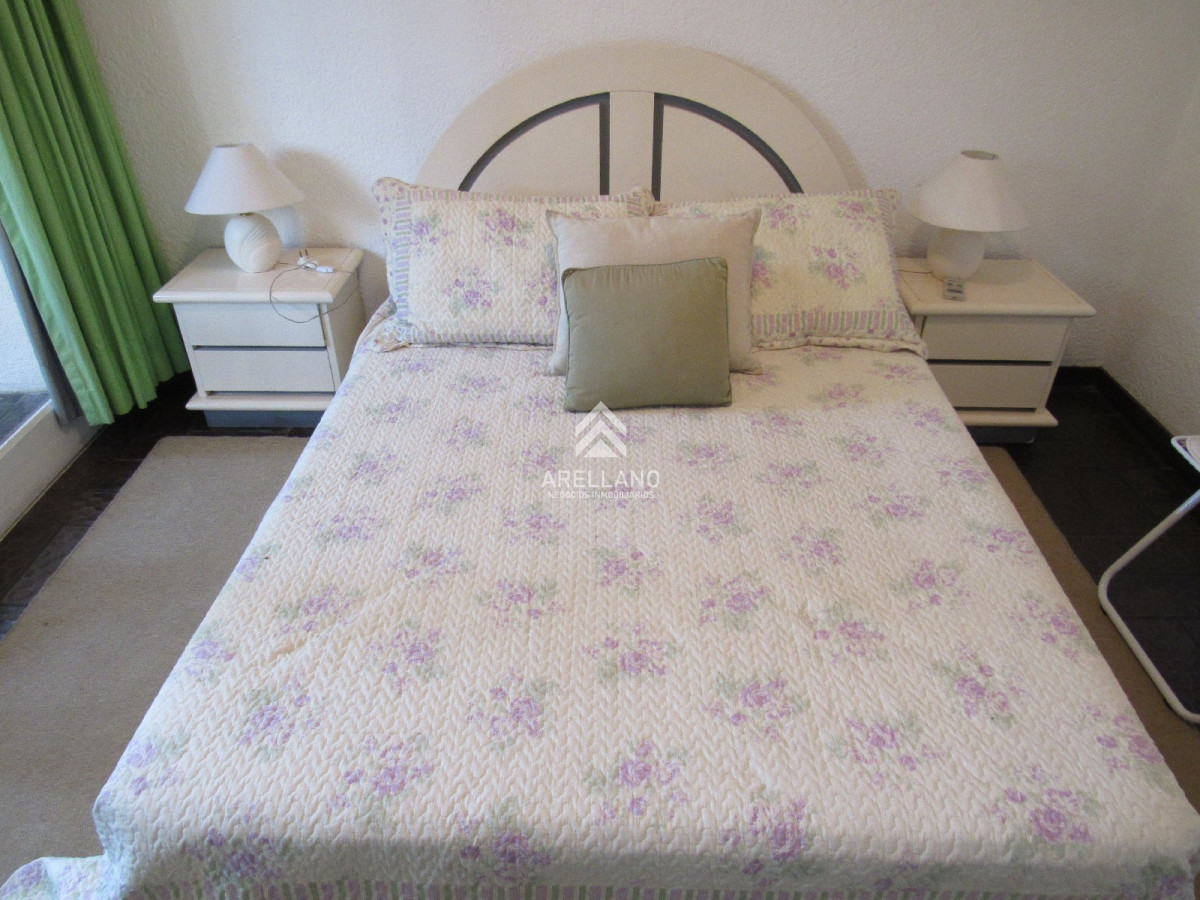 Apartamento ID.5316 - Venta apartamento 3 dormitorios en playa brava con parrillero y dos garages