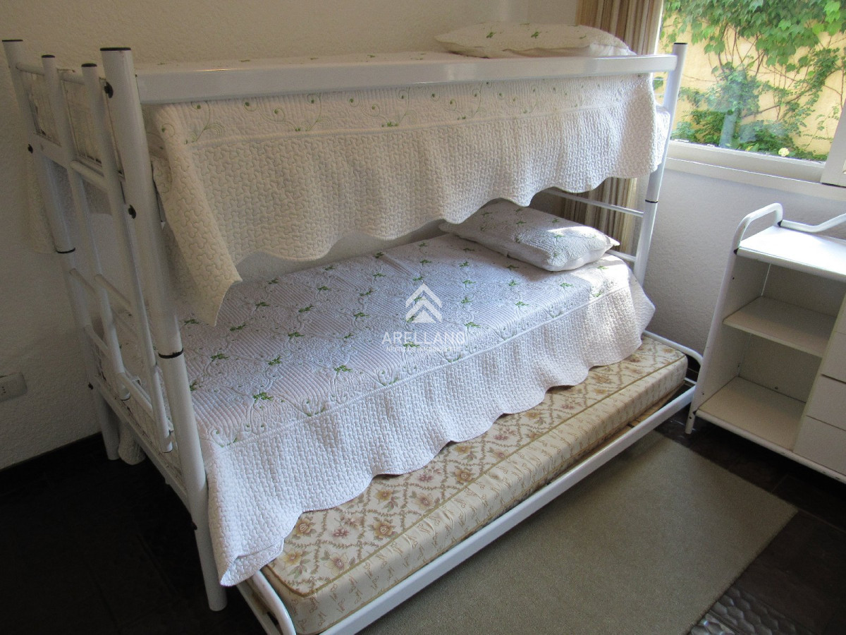 Apartamento ID.5316 - Venta apartamento 3 dormitorios en playa brava con parrillero y dos garages