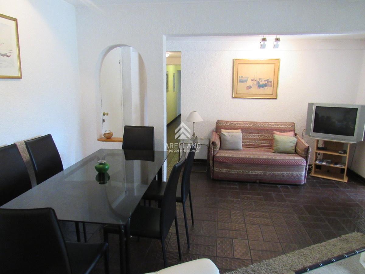 Apartamento ID.5316 - Venta apartamento 3 dormitorios en playa brava con parrillero y dos garages