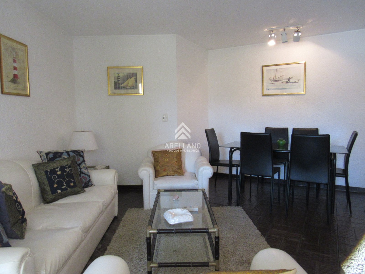 Apartamento ID.5316 - Venta apartamento 3 dormitorios en playa brava con parrillero y dos garages