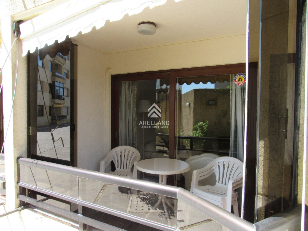 Apartamento ID.5316 - Venta apartamento 3 dormitorios en playa brava con parrillero y dos garages