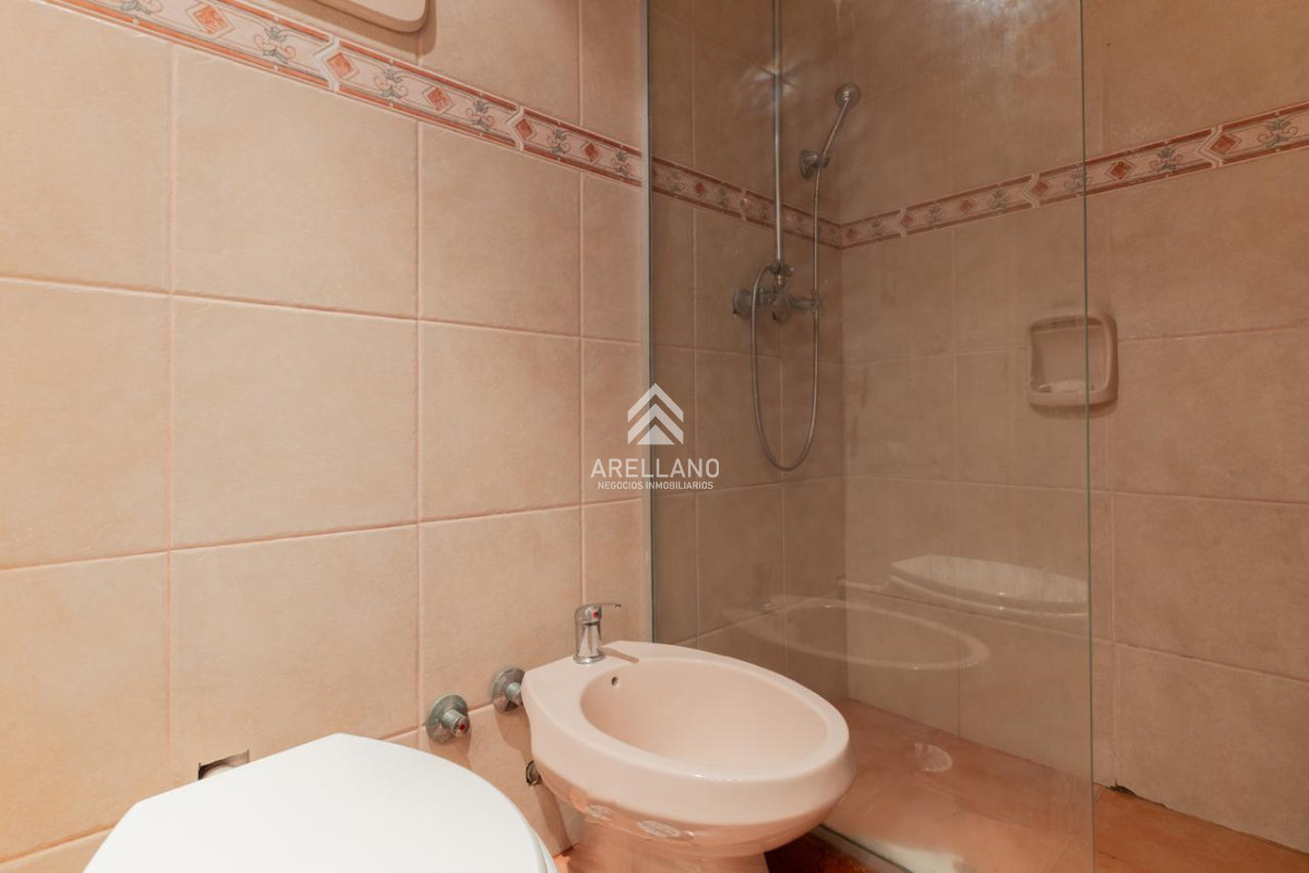 Apartamento ID.4945 - Apartamento en venta de 3 dormitorios y dependencia de servicio en Punta del Este