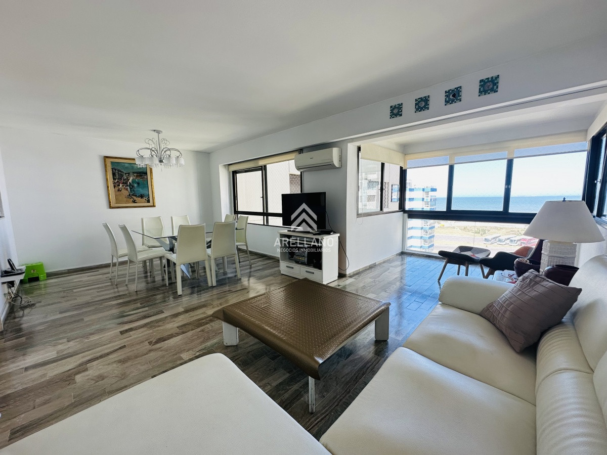 Apartamento ID.3881 - Venta Apartamento 3 dormitorios frente al Mar en Playa Brava
