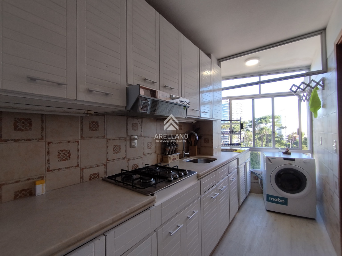 Apartamento ID.4490 - Venta Apartamento 3 dormitorios y dependencia 