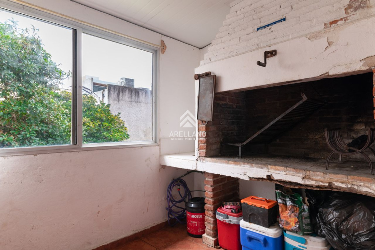Apartamento ID.4945 - Apartamento en venta de 3 dormitorios y dependencia de servicio en Punta del Este