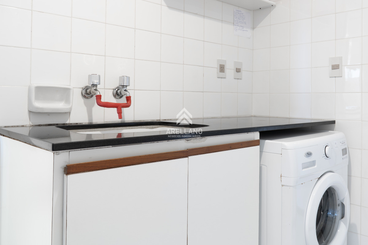 Apartamento ID.2775 - Venta de apartamento de 3 dormitorios y dep. de servicio en Punta del Este