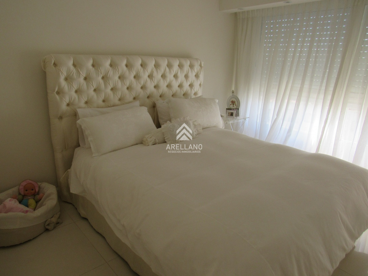 Apartamento ID.5554 - Venta Y alquiler de apartamento de 3 dormitorios en Punta del Este