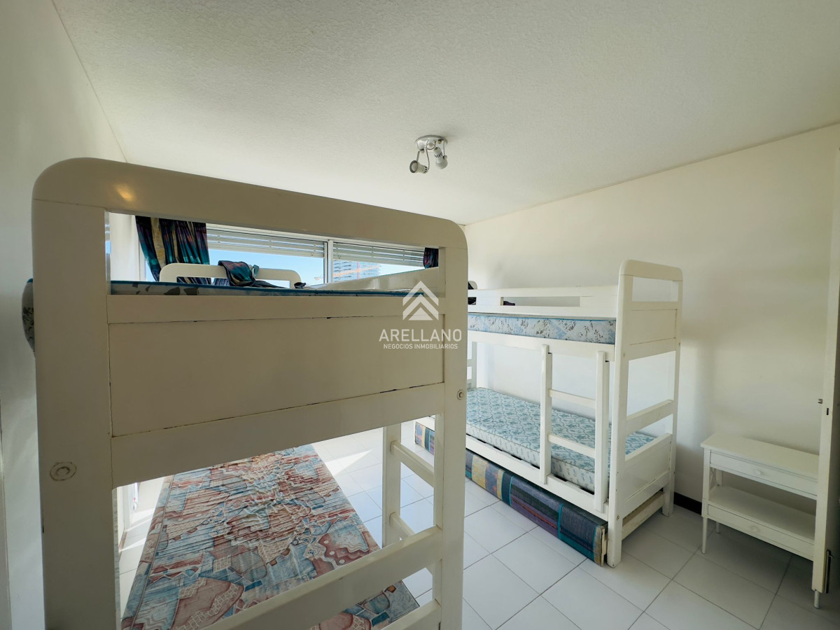 Apartamento ID.2775 - Venta de apartamento de 3 dormitorios y dep. de servicio en Punta del Este