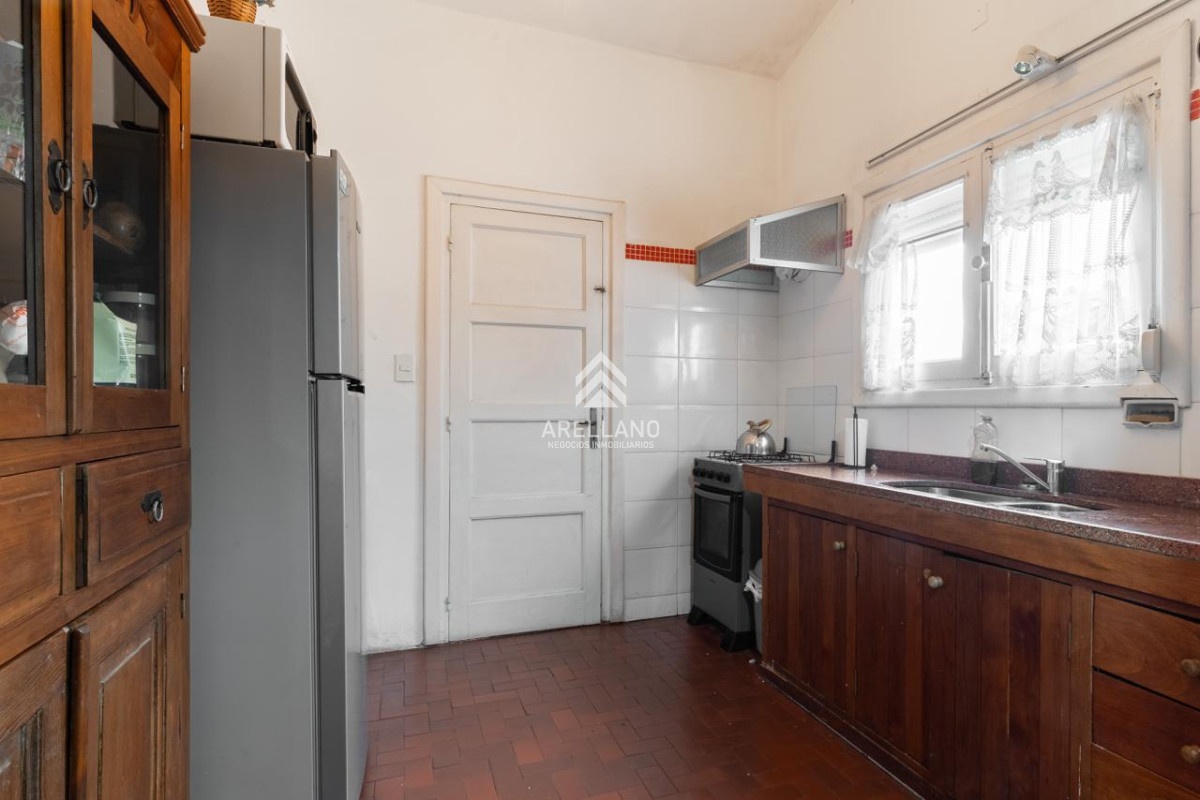 Apartamento ID.4945 - Apartamento en venta de 3 dormitorios y dependencia de servicio en Punta del Este