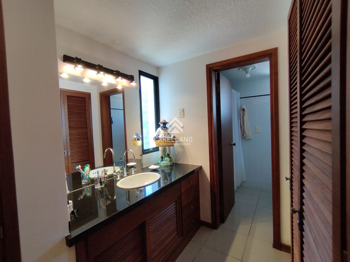 Apartamento ID.3257 - Venta apartamento 4 dormitorios Playa Mansa 