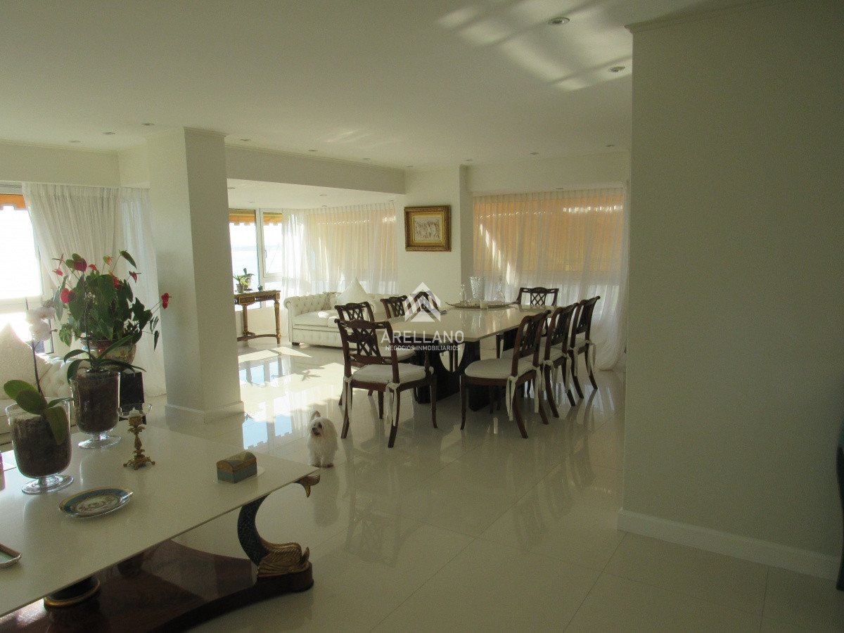 Apartamento ID.5554 - Venta Y alquiler de apartamento de 3 dormitorios en Punta del Este