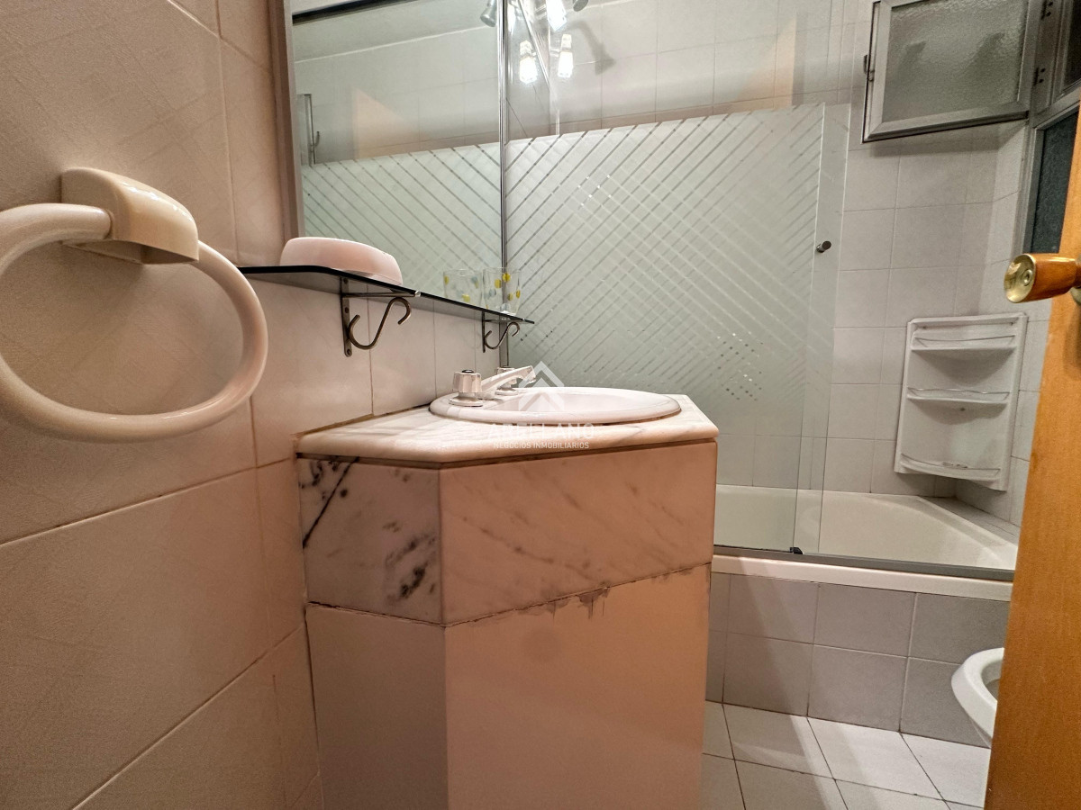 Apartamento ID.4299 - Venta Apartamento de 2 dormitorios 