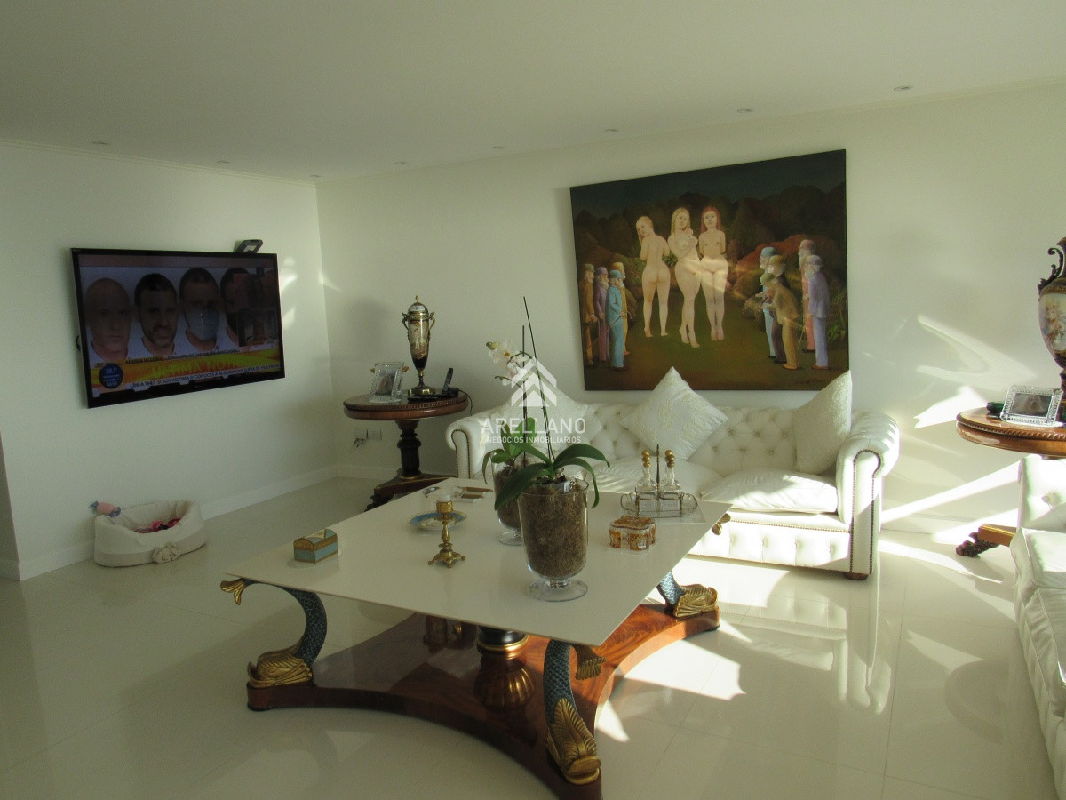 Apartamento ID.5554 - Venta Y alquiler de apartamento de 3 dormitorios en Punta del Este
