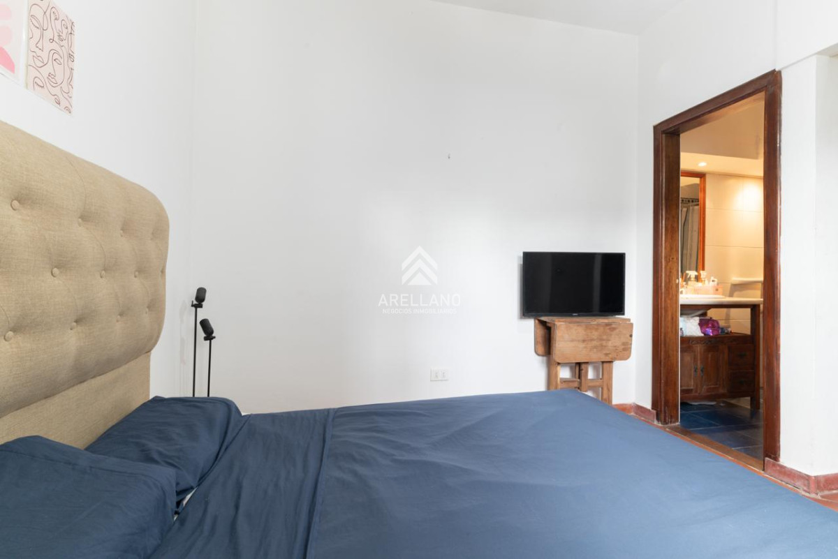 Apartamento ID.4945 - Apartamento en venta de 3 dormitorios y dependencia de servicio en Punta del Este