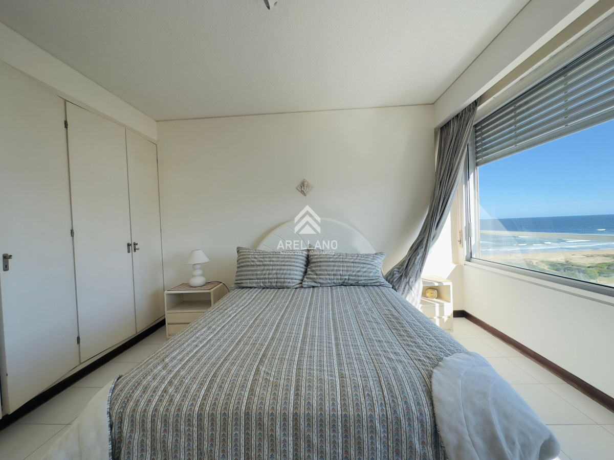 Apartamento ID.2775 - Venta de apartamento de 3 dormitorios y dep. de servicio en Punta del Este