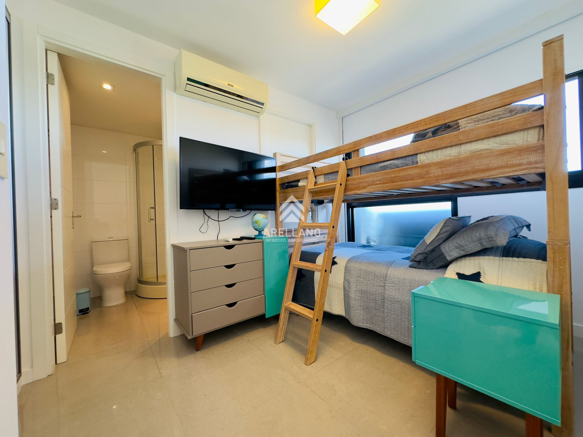 Apartamento ID.3260 - Penthouse en VENTA, 3 dormitorios en suite + Dependencia, vista 180°.