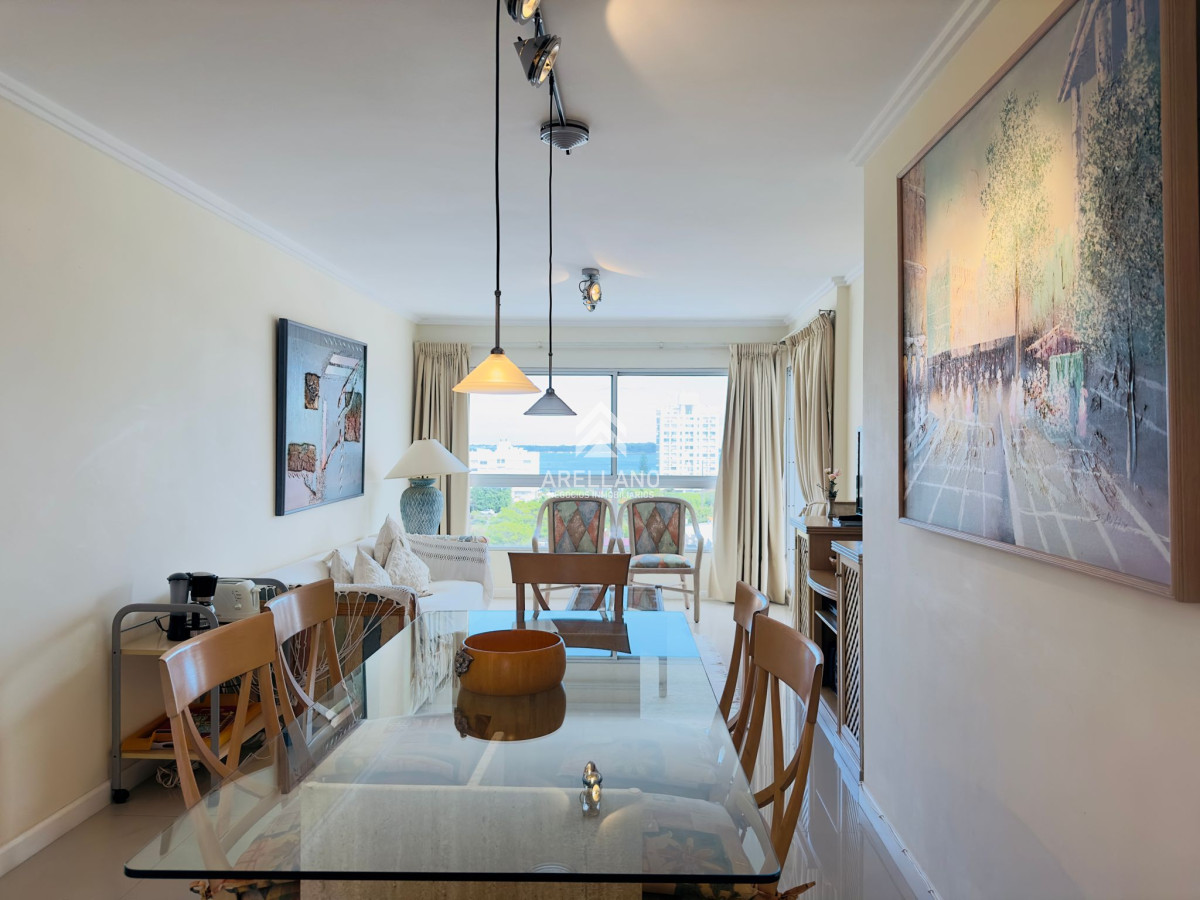 Apartamento ID.3086 - Apartamento en VENTA, 3 dormitorios, 2 baños, reciclado.