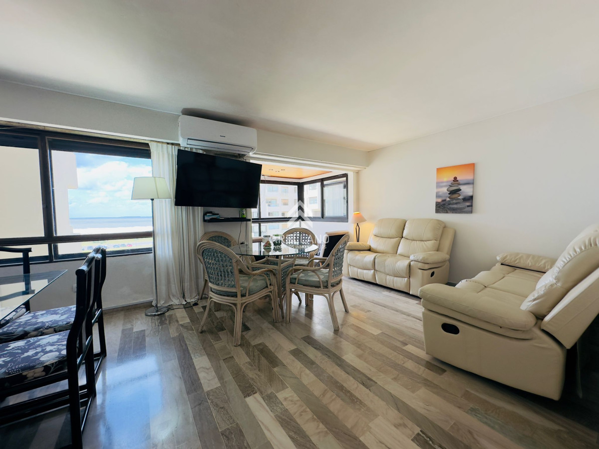 Apartamento ID.3888 - Apartamento en venta de 3 dormitorios en Punta del Este