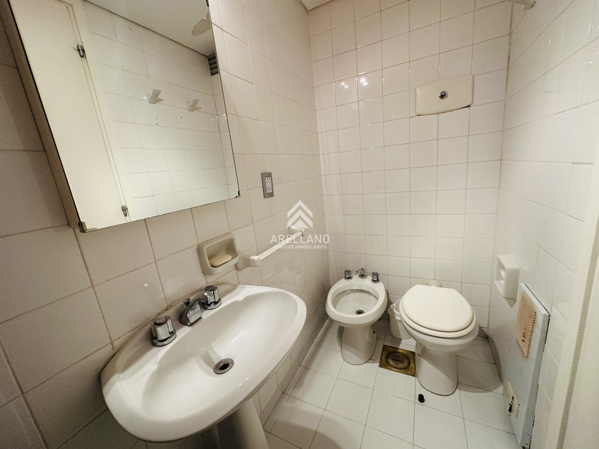 Apartamento ID.5553 - Alquiler y venta de apartamento 3 dorm. mas dep. playa brava