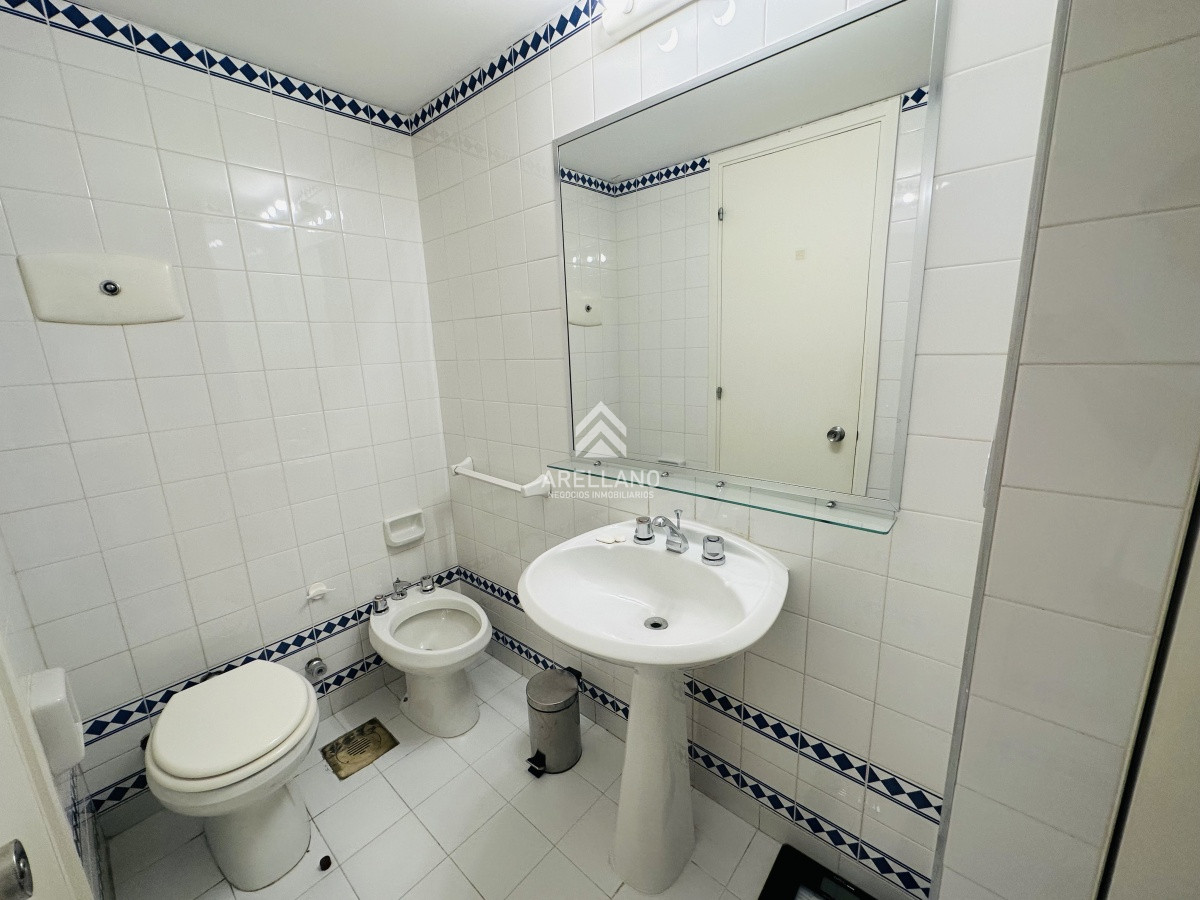 Apartamento ID.5553 - Alquiler y venta de apartamento 3 dorm. mas dep. playa brava