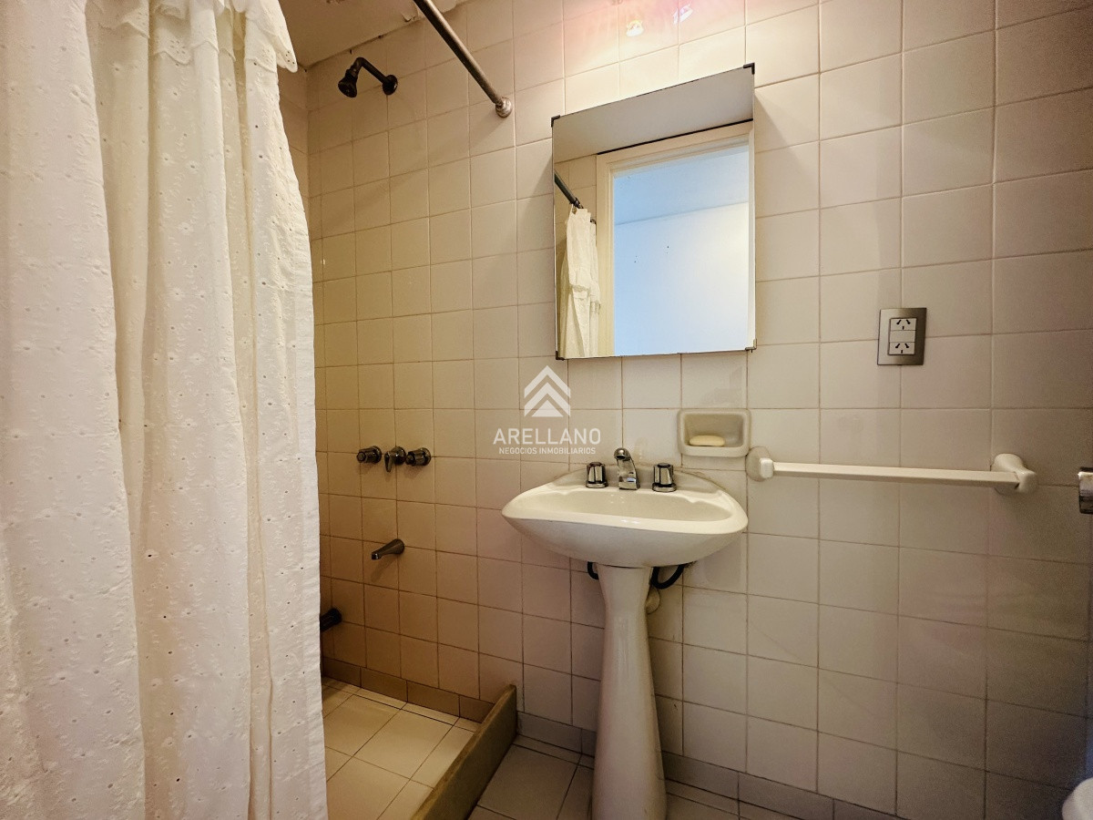 Apartamento ID.5553 - Alquiler y venta de apartamento 3 dorm. mas dep. playa brava