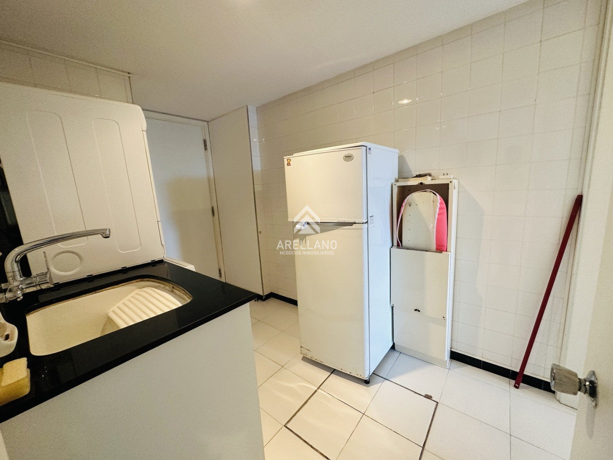 Apartamento ID.5553 - Alquiler y venta de apartamento 3 dorm. mas dep. playa brava