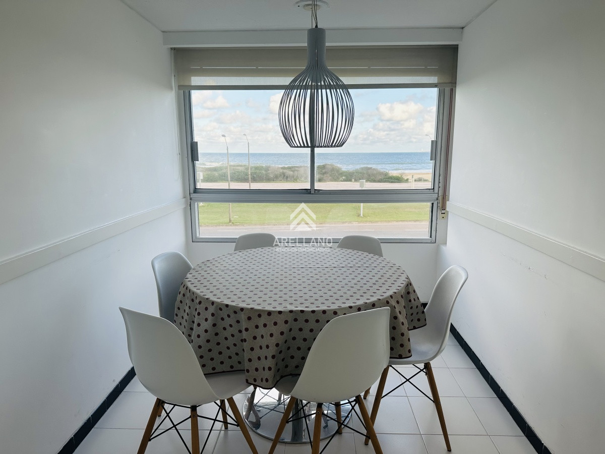 Apartamento ID.5553 - Alquiler y venta de apartamento 3 dorm. mas dep. playa brava