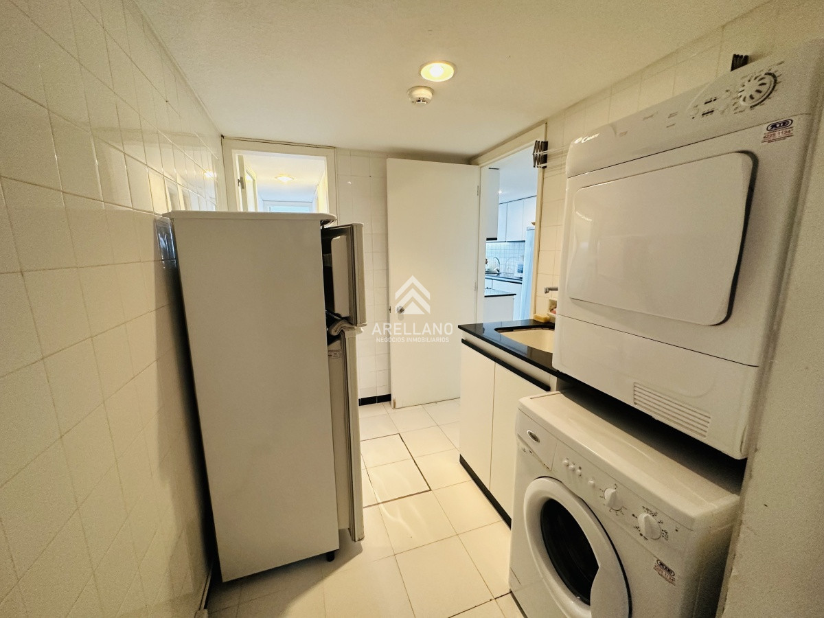 Apartamento ID.5553 - Alquiler y venta de apartamento 3 dorm. mas dep. playa brava