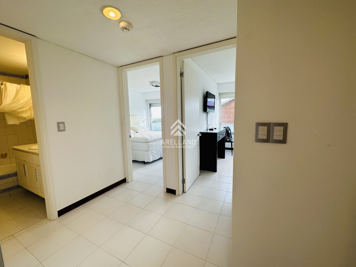 Apartamento ID.5553 - Alquiler y venta de apartamento 3 dorm. mas dep. playa brava