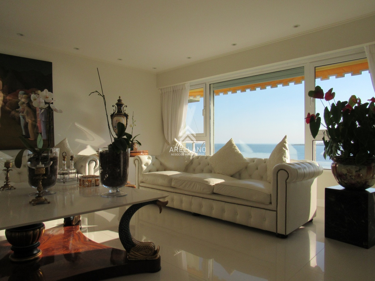Apartamento ID.5554 - Venta Y alquiler de apartamento de 3 dormitorios en Punta del Este