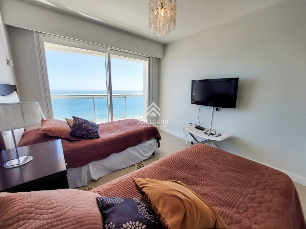 Apartamento ID.4105 - Alquiler de apartamento de 3 dormitorios +dep de servicio en Punta del Este