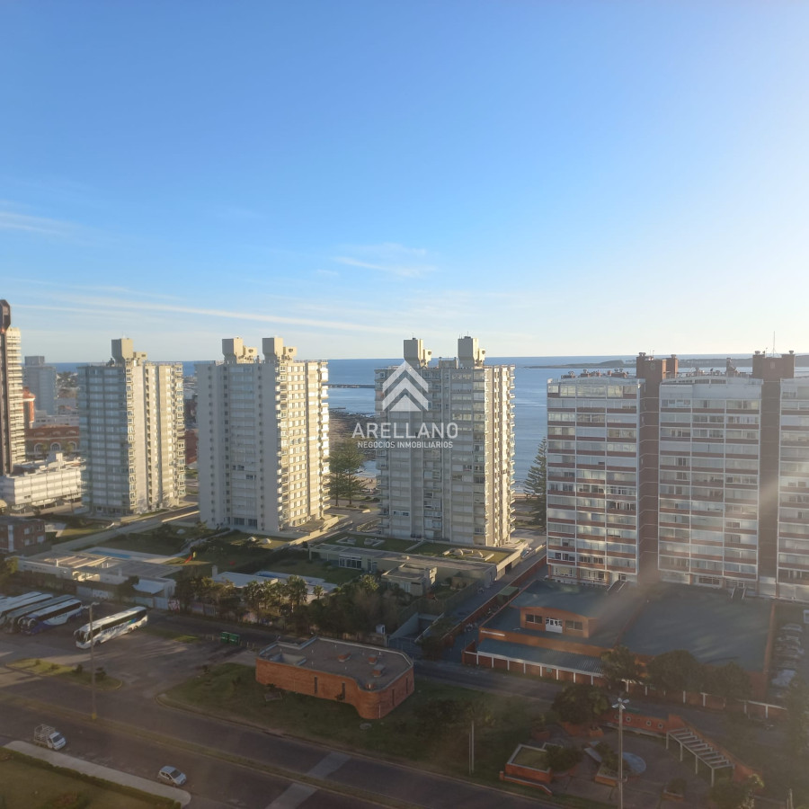 Apartamento ID.3889 - Apartamento en venta de 3 dormitorios en Punta del Este