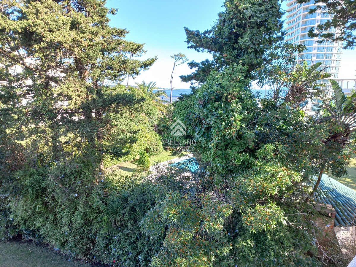 Apartamento ID.4565 - Venta de apartamento de 3 dormitorios en Punta del Este