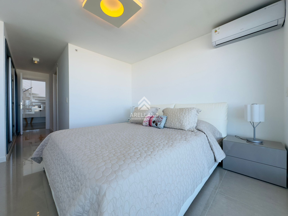 Apartamento ID.3260 - Penthouse en VENTA, 3 dormitorios en suite + Dependencia, vista 180°.