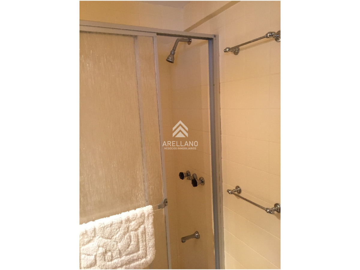 Apartamento ID.2952 - Apartamento en venta de 3 dormitorios y dependencia en Punta del Este