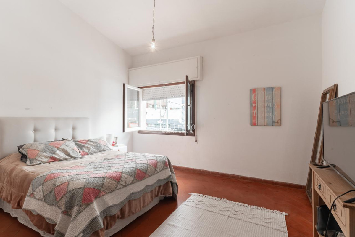 Apartamento ID.4945 - Apartamento en venta de 3 dormitorios y dependencia de servicio en Punta del Este