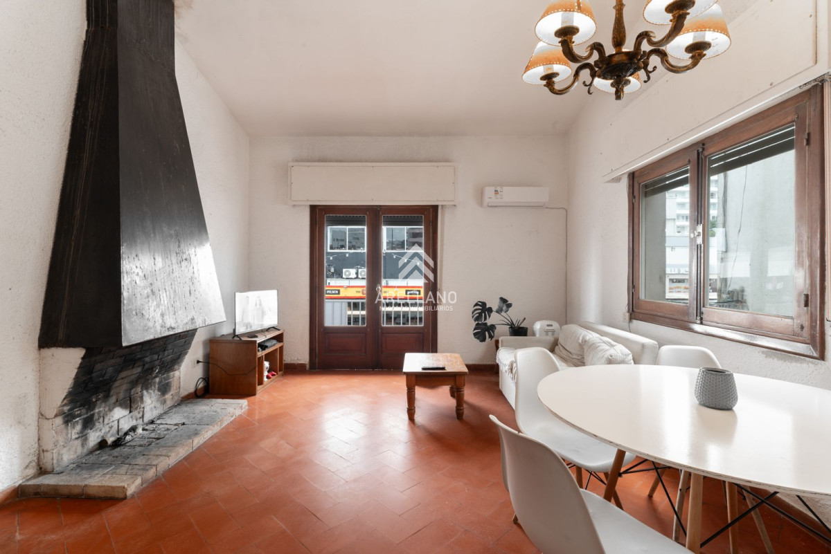 Apartamento ID.4945 - Apartamento en venta de 3 dormitorios y dependencia de servicio en Punta del Este