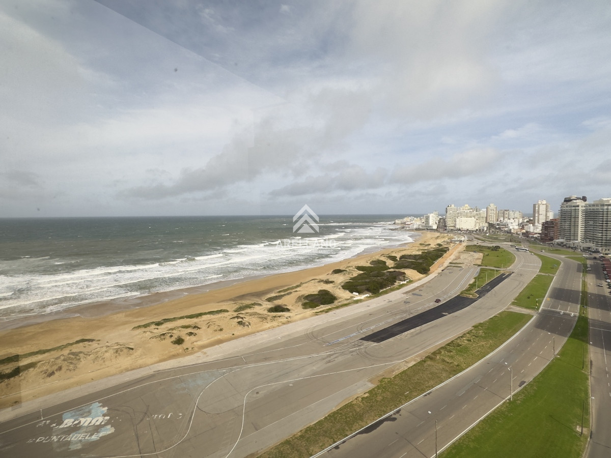 Apartamento ID.5333 -  Apartamento en Alquiler de 3 dormitorios en Punta del Este