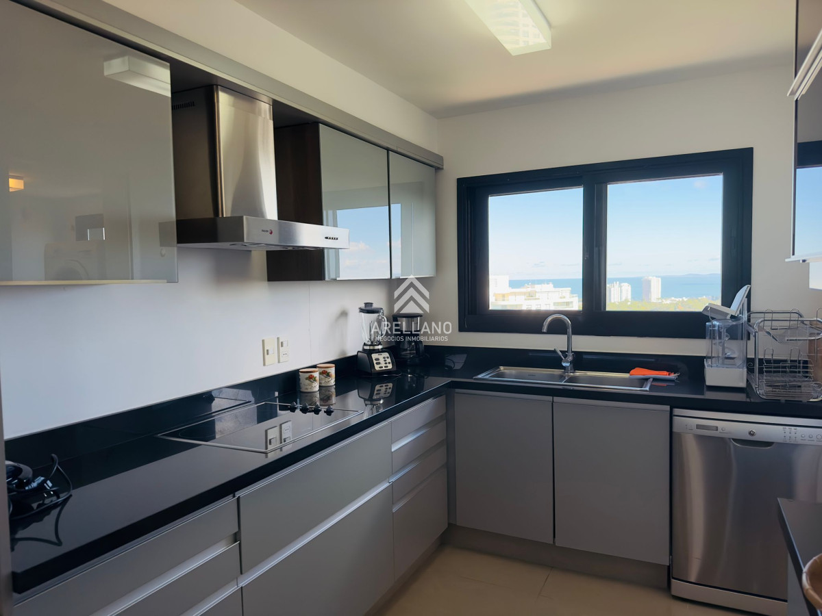 Apartamento ID.3260 - Penthouse en VENTA, 3 dormitorios en suite + Dependencia, vista 180°.