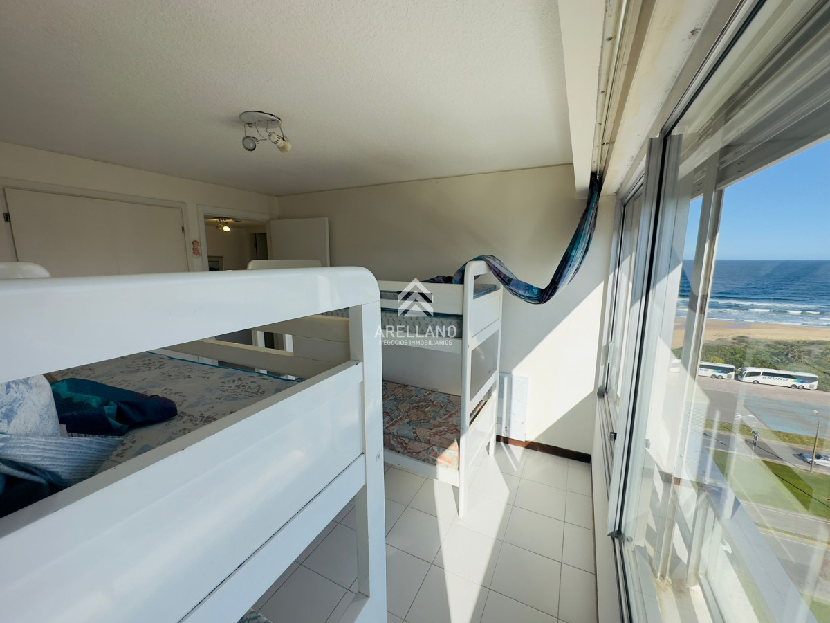 Apartamento ID.2775 - Venta de apartamento de 3 dormitorios y dep. de servicio en Punta del Este