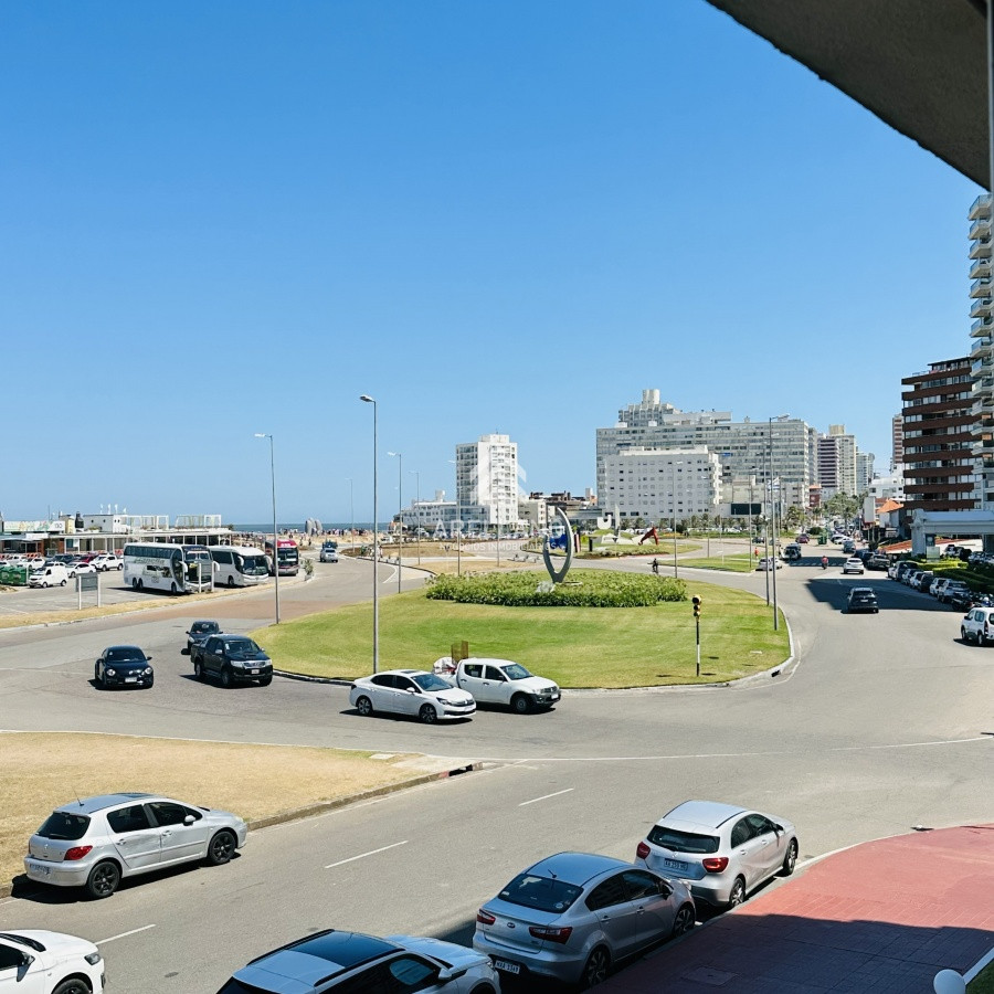 Apartamento ID.3883 - Venta apartamento 3 dormitorios Playa Brava 