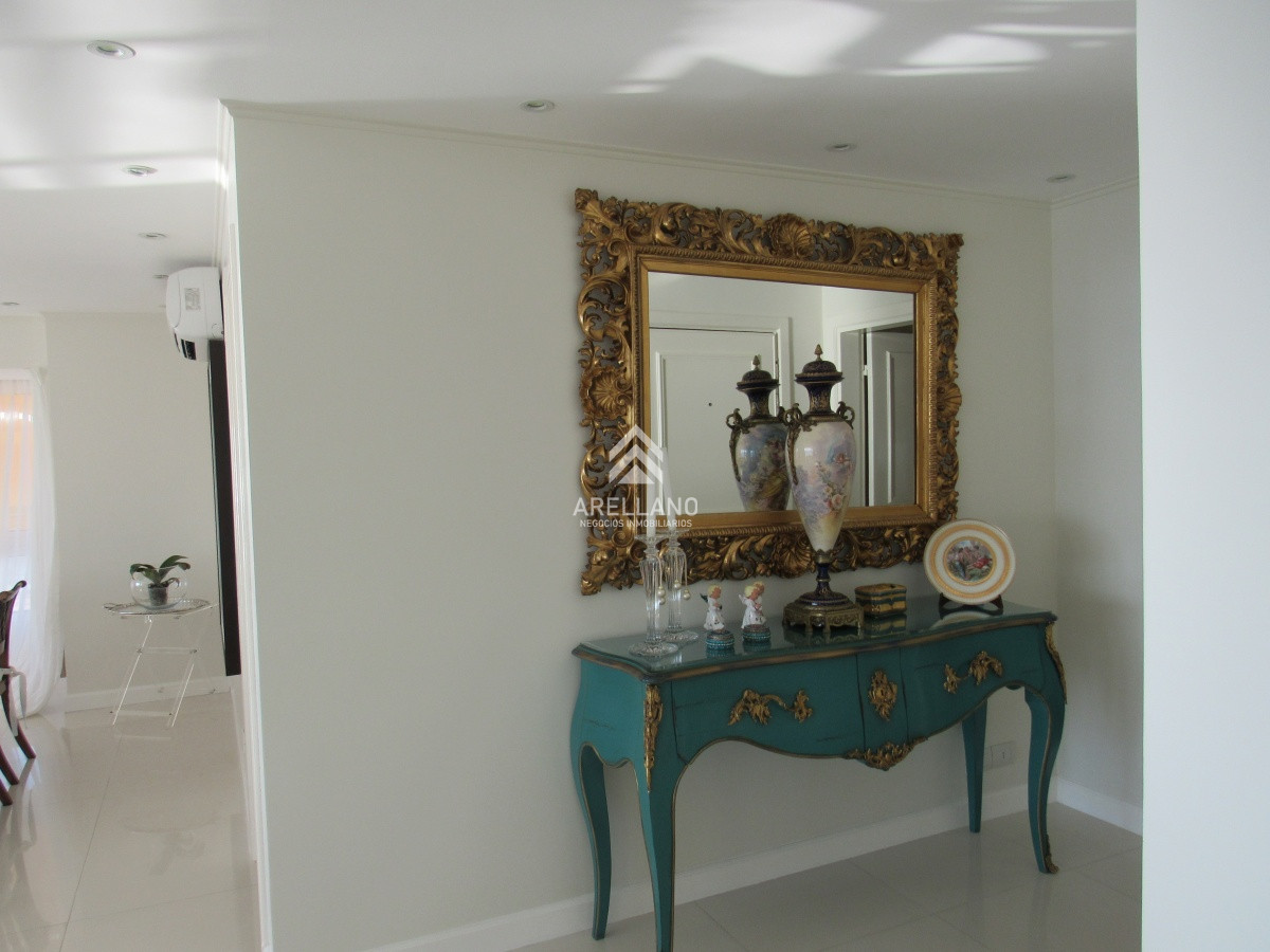 Apartamento ID.5554 - Venta Y alquiler de apartamento de 3 dormitorios en Punta del Este