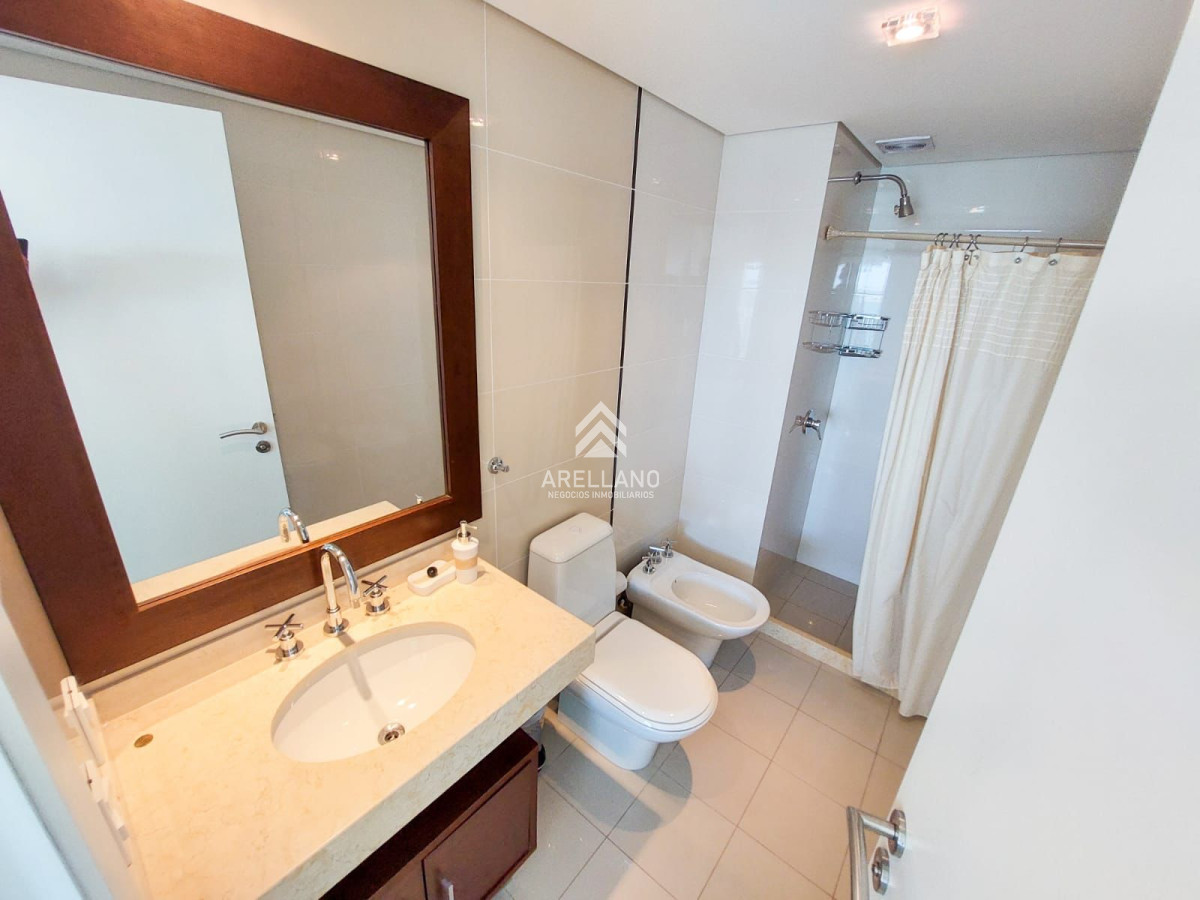 Apartamento ID.4105 - Alquiler de apartamento de 3 dormitorios +dep de servicio en Punta del Este