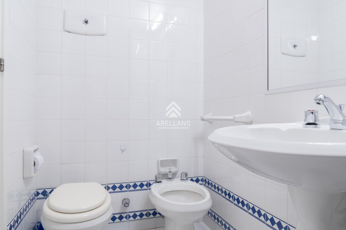 Apartamento ID.2775 - Venta de apartamento de 3 dormitorios y dep. de servicio en Punta del Este