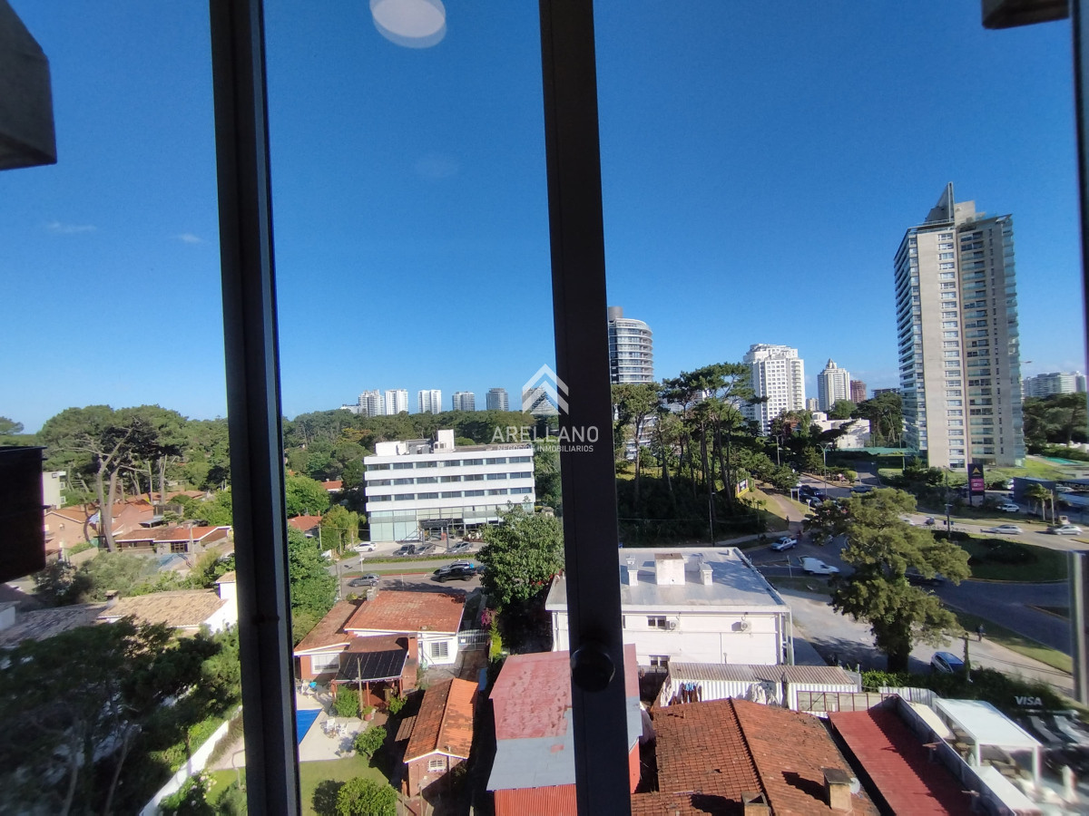 Apartamento ID.4490 - Venta Apartamento 3 dormitorios y dependencia 