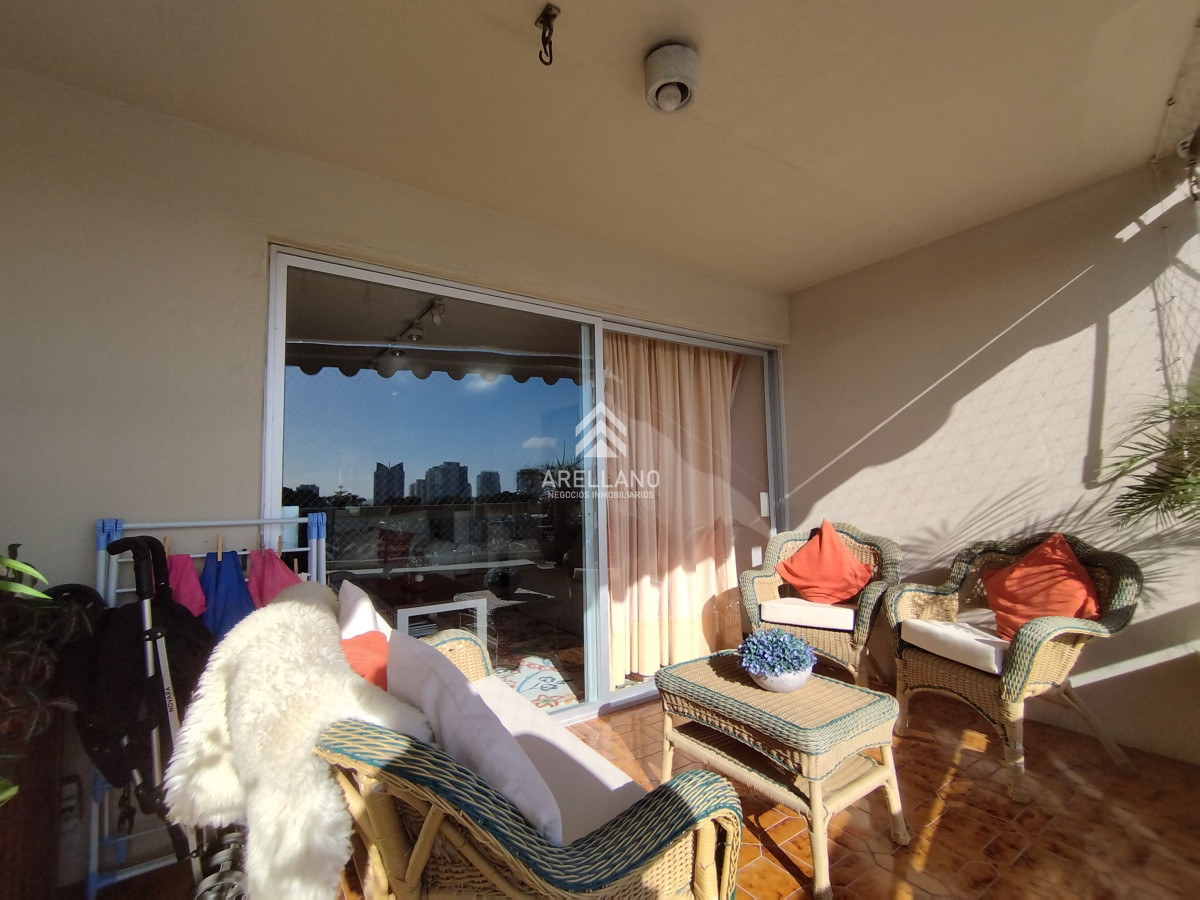 Apartamento ID.4490 - Venta Apartamento 3 dormitorios y dependencia 