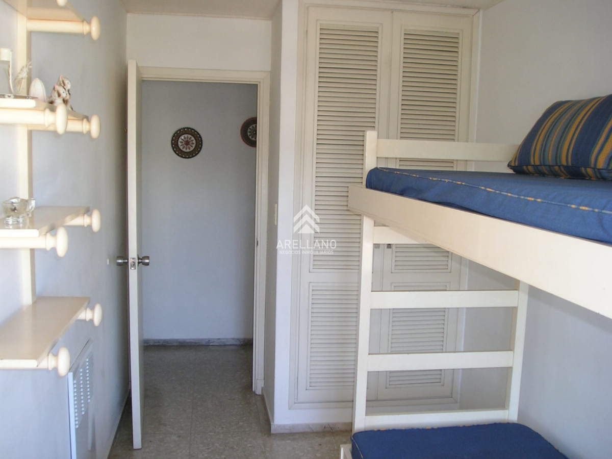 Apartamento ID.4523 - Venta apartamento 3 dormitorios en Punta del Este.-