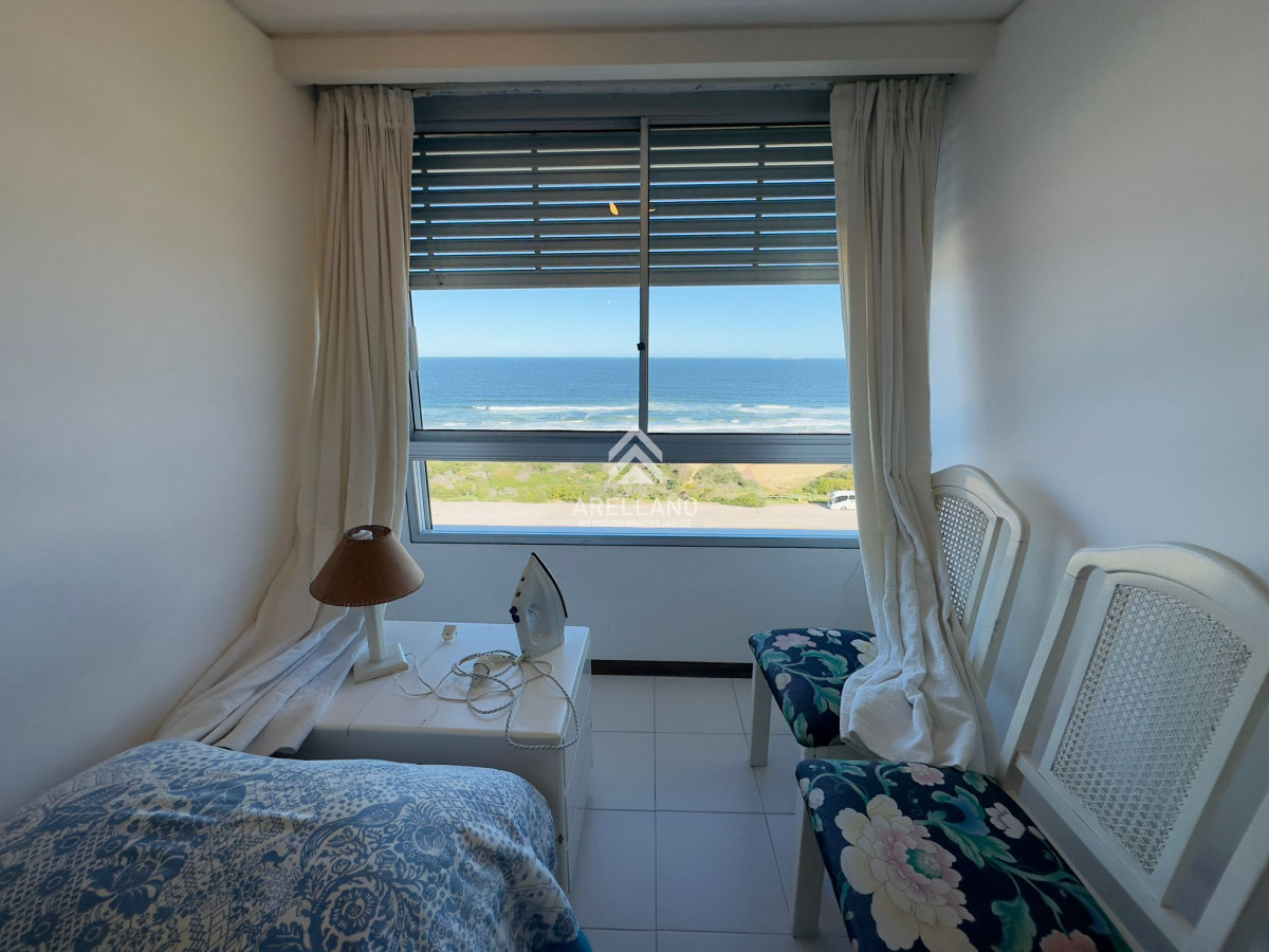 Apartamento ID.2775 - Venta de apartamento de 3 dormitorios y dep. de servicio en Punta del Este