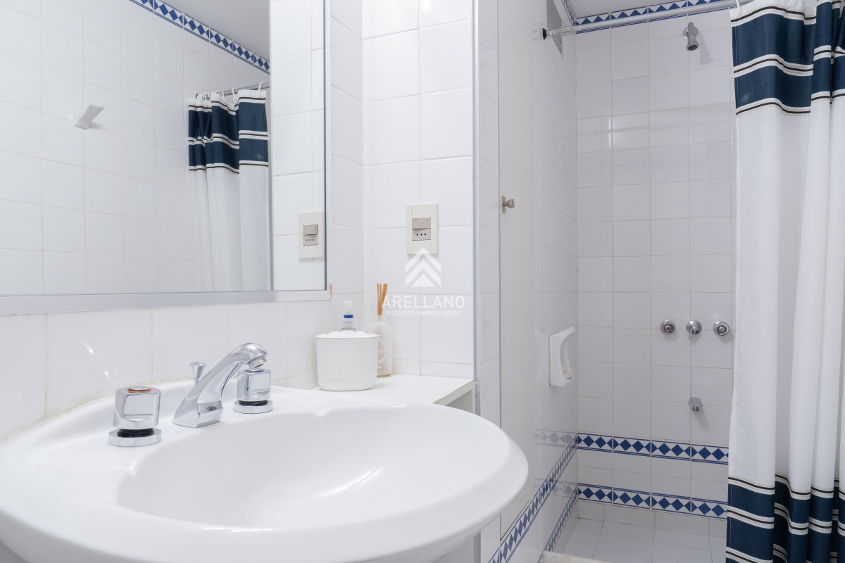 Apartamento ID.2775 - Venta de apartamento de 3 dormitorios y dep. de servicio en Punta del Este