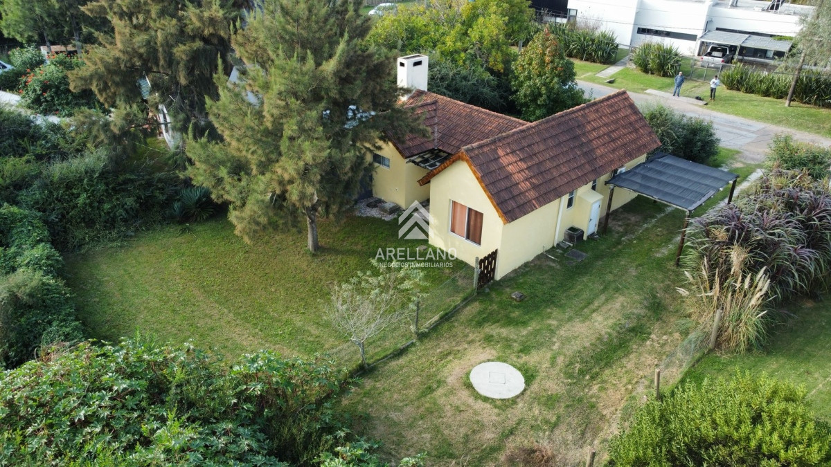 Casa ID.3428 - Venta casa de 2 dormitorios en Punta del Este